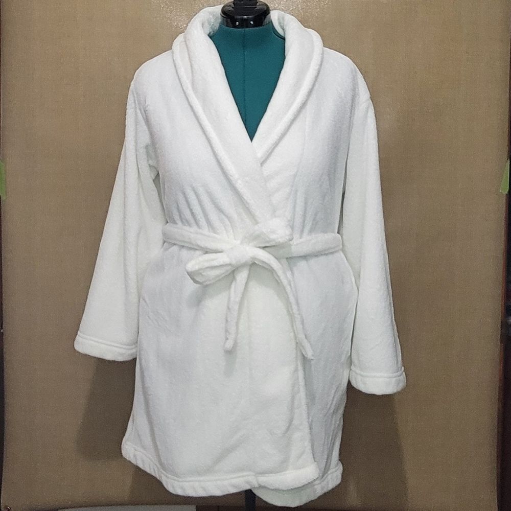 Women's Robe - Picture 2 of 7